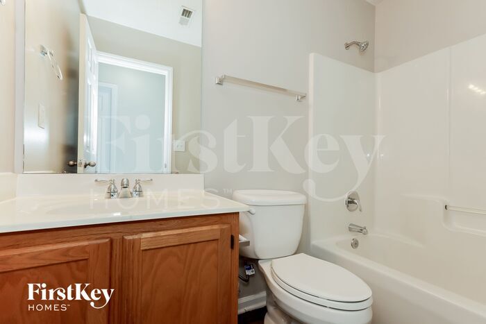 Building Photo - 3006 Parkland Dr