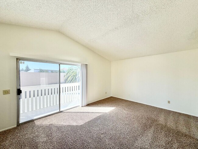 Building Photo - 16309 Silverbirch Rd