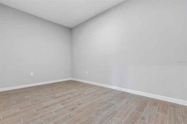 Building Photo - 21 Weymouth Ln