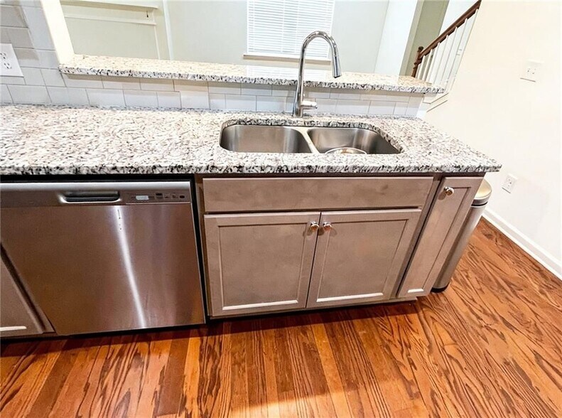 Building Photo - 602 Lofty Ln