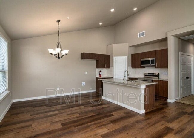 Building Photo - 649 Harvest Moon Dr