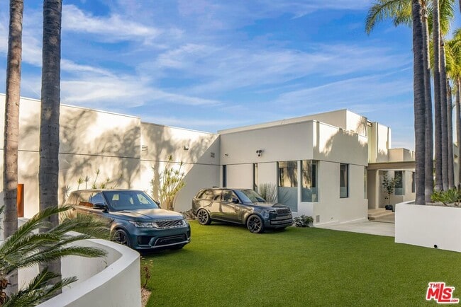 Building Photo - 9405 Sierra Mar Pl