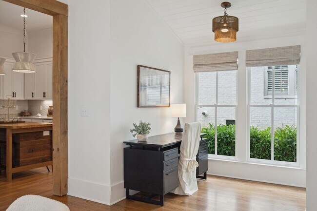 Building Photo - 1226 Adams St