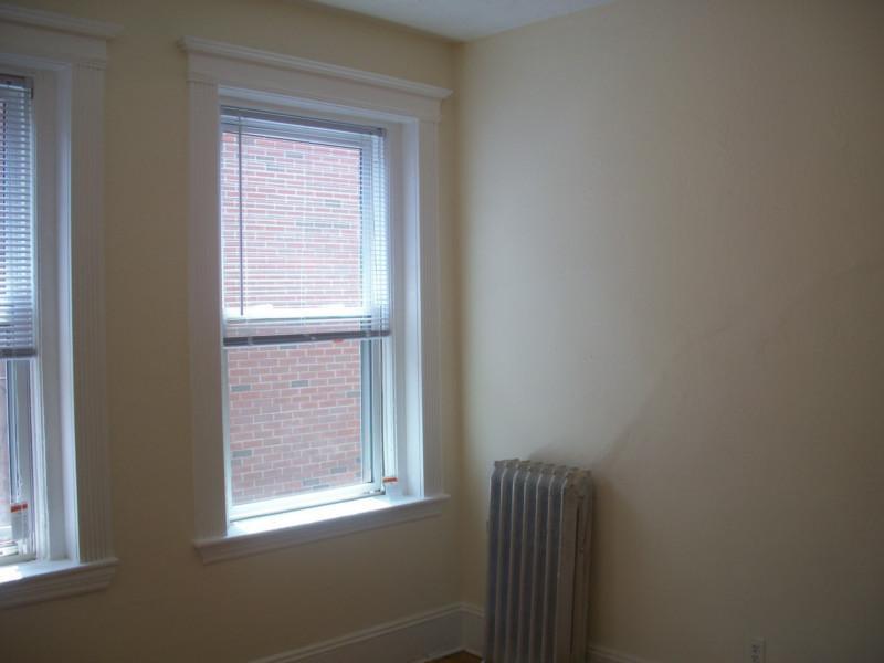 Building Photo - 463 Park Dr