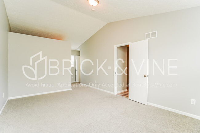Building Photo - 2839 Beal Dr