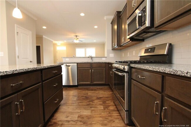 Building Photo - 1043 Myers Point Dr