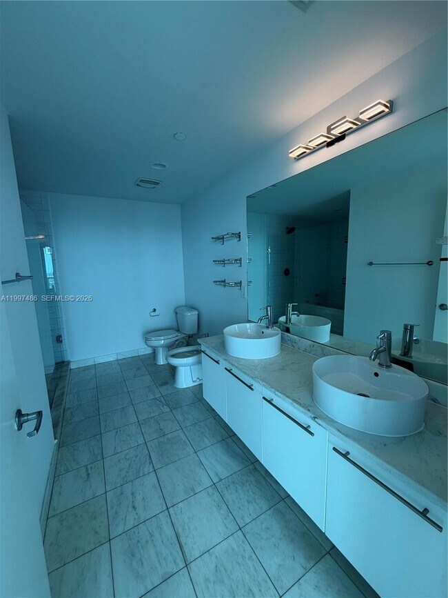 Building Photo - 888 Biscayne Blvd