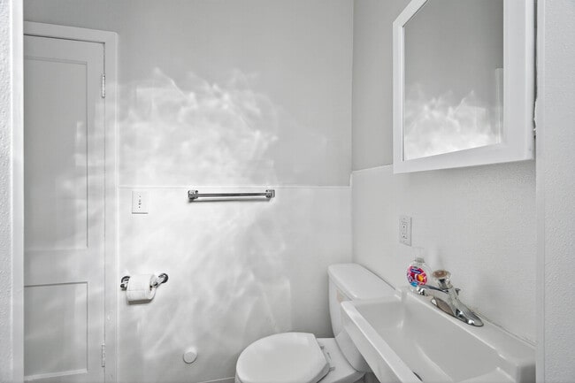 Building Photo - 959 Earl St