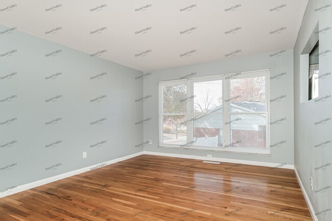 Building Photo - 2205 Montagne Dr