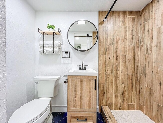 Building Photo - 1600 Pasadena Dr