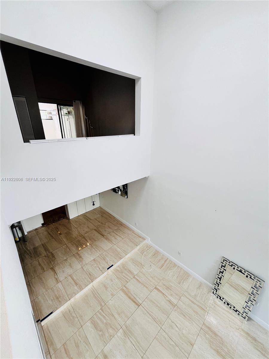 Building Photo - 253 Poinciana Island Dr