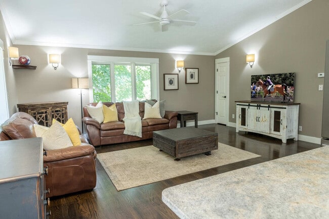 Primary Photo - 8212 Bennett Rd