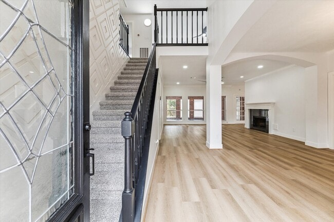 Building Photo - 14710 James River Ln