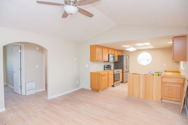 Building Photo - Fully Renovated Home + Shop + RV Parking in Tremonton!