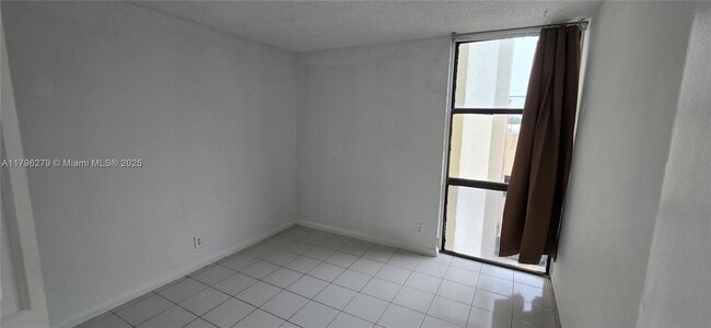 Building Photo - 16919 N Bay Rd