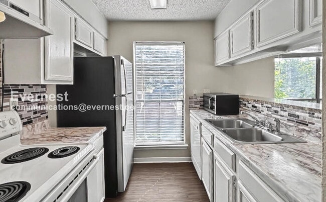 Building Photo - 3729 Thistlemont Dr