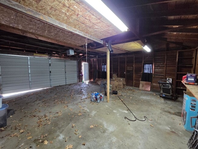 Building Photo - Well-Maintained 4BR Home – Garage + Washer/Dryer, dishwasher Included