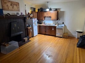 Building Photo - 719 Park Ave