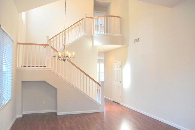Building Photo - Bright 2 Story Home In Great Dublin Ranch ...