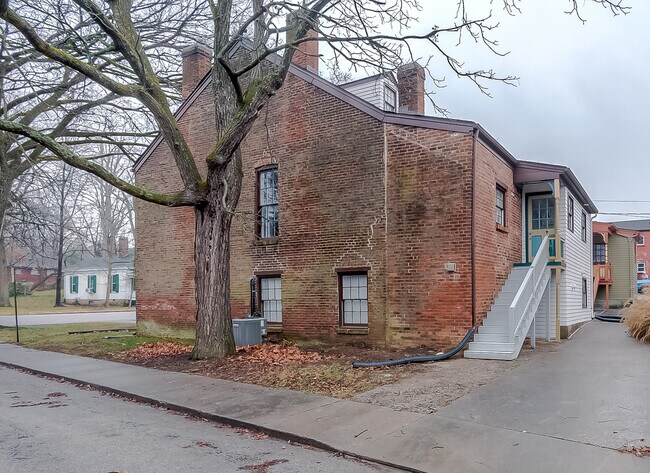 Building Photo - 612 Shelby St