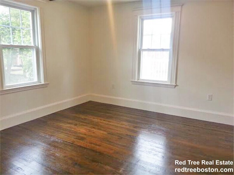 Building Photo - 74 Manet Rd