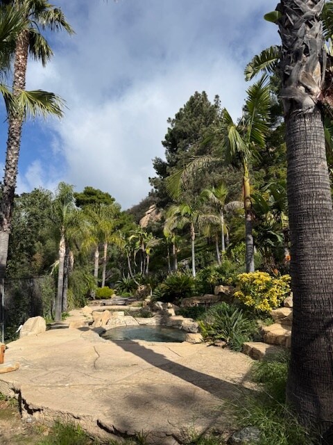 Building Photo - 24690 W Saddle Peak Rd