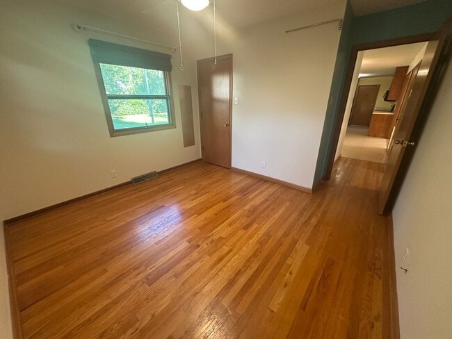 Building Photo - Single Family Home