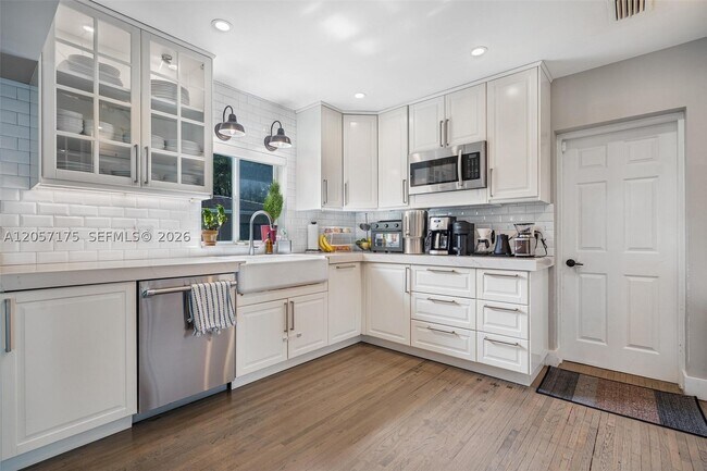 Building Photo - 510 Bargello Ave