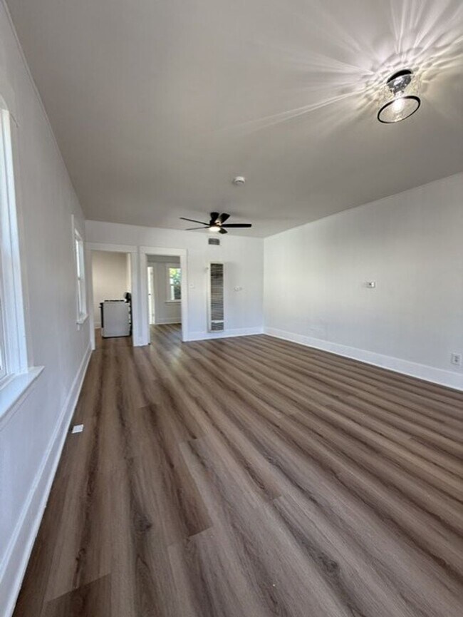 Building Photo - Jannsen Property