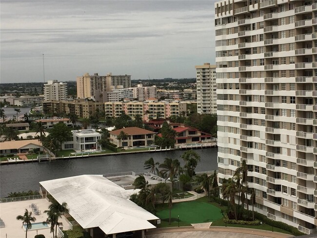 Building Photo - 1985 S Ocean Dr