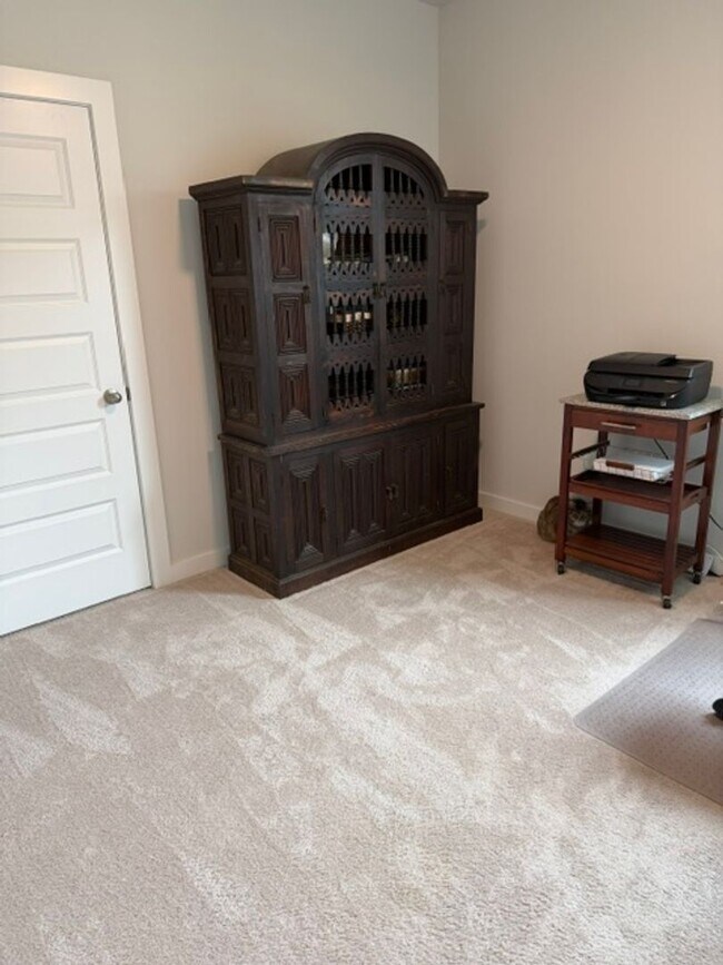 Building Photo - For Lease!! Available in June.  Experience comfortable, low-maintenance living in one of Gallatin...