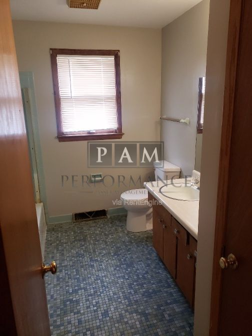 Building Photo - 1550 Augusta St