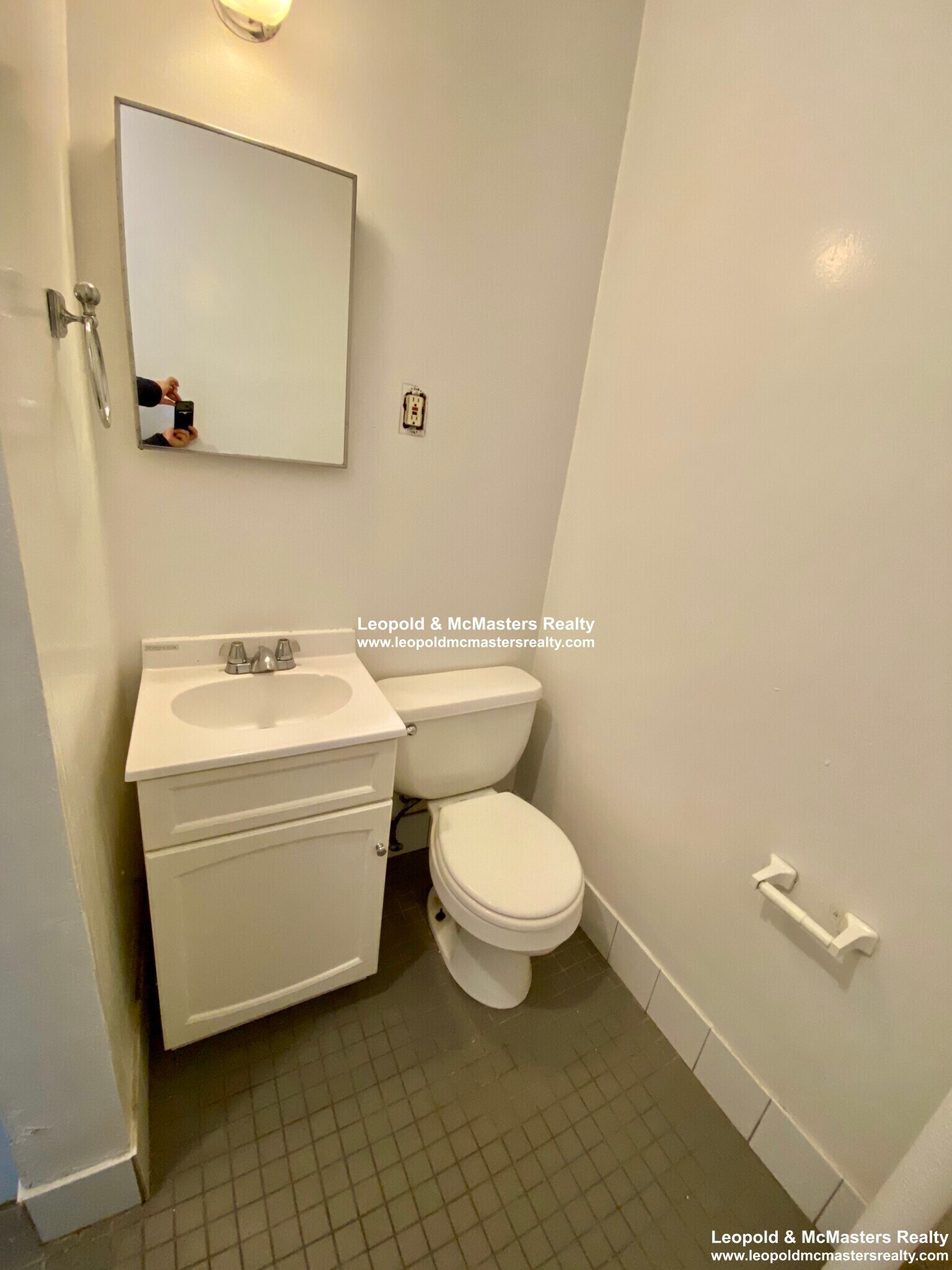 Building Photo - 144 Warren St