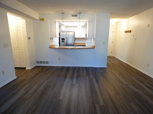 Building Photo - 16103 E Alaska Pl