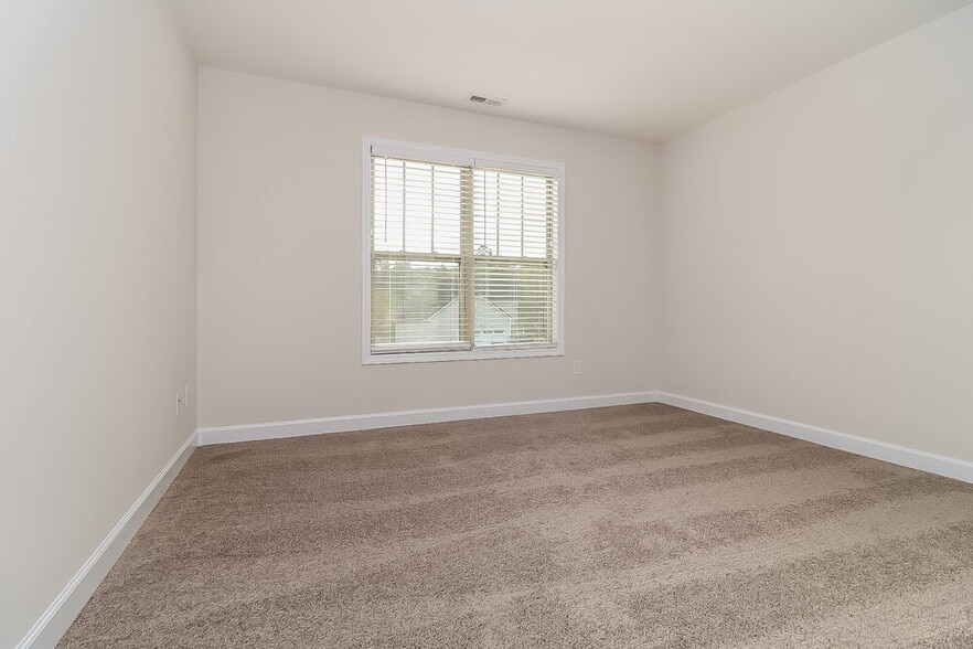 Building Photo - 39 Grand Manor Ct