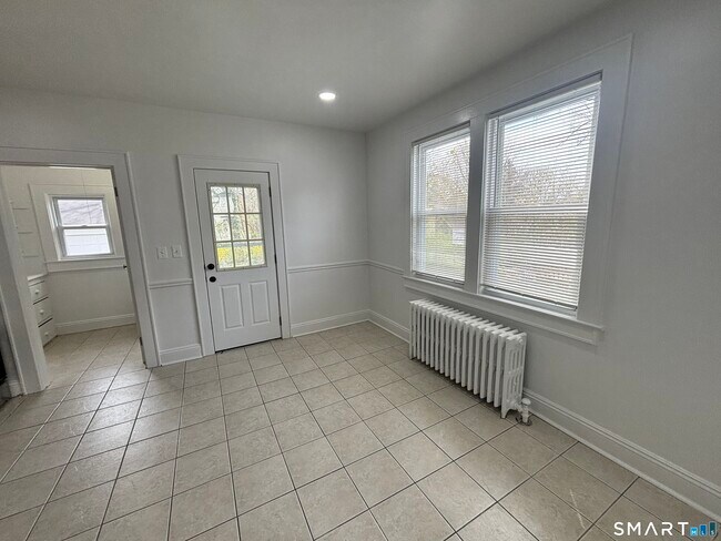 Building Photo - 10 Glendenning St