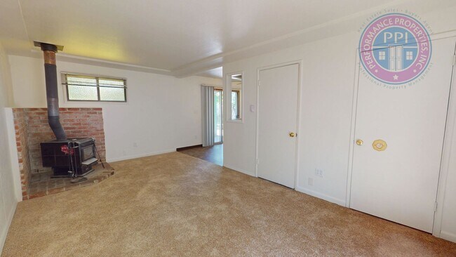 Building Photo - Beaumont - Prime Location!  Great Floor-Plan, Fully Fenced Yard, Pet Friendly!!