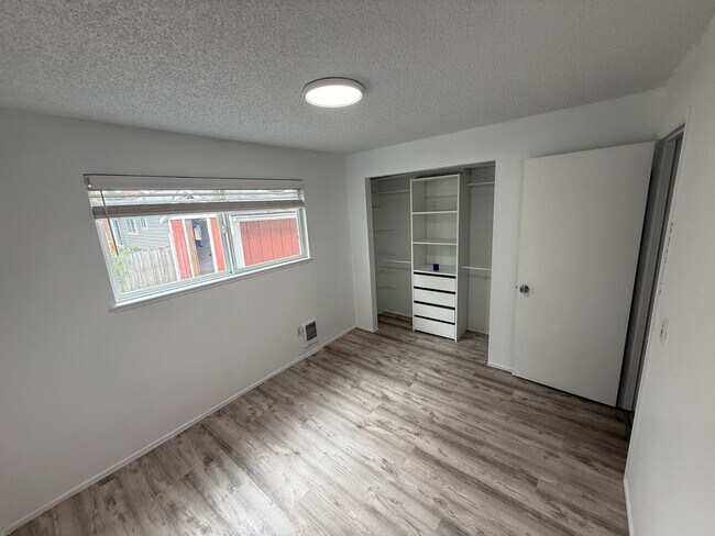 Building Photo - Desirable 3 bedroom/2 bath rambler located in Marysville