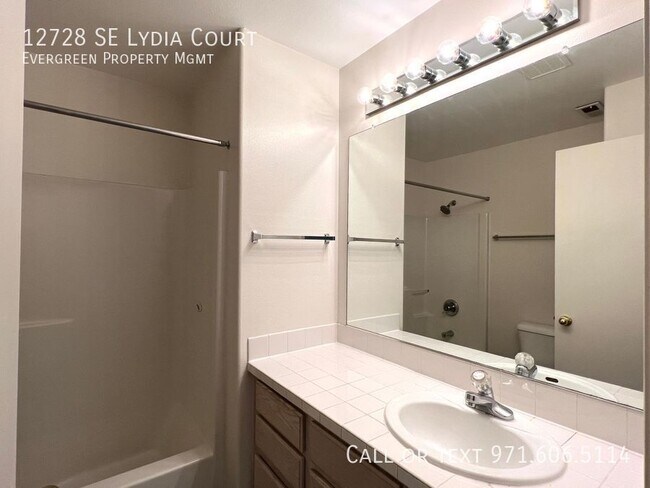 Building Photo - 12728 SE Lydia Ct