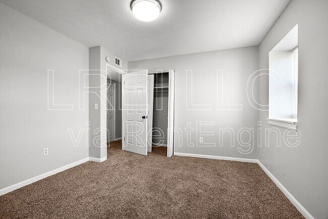 Building Photo - 4500 Landside Dr