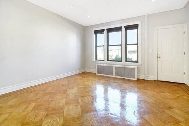 Building Photo - 24 70th St