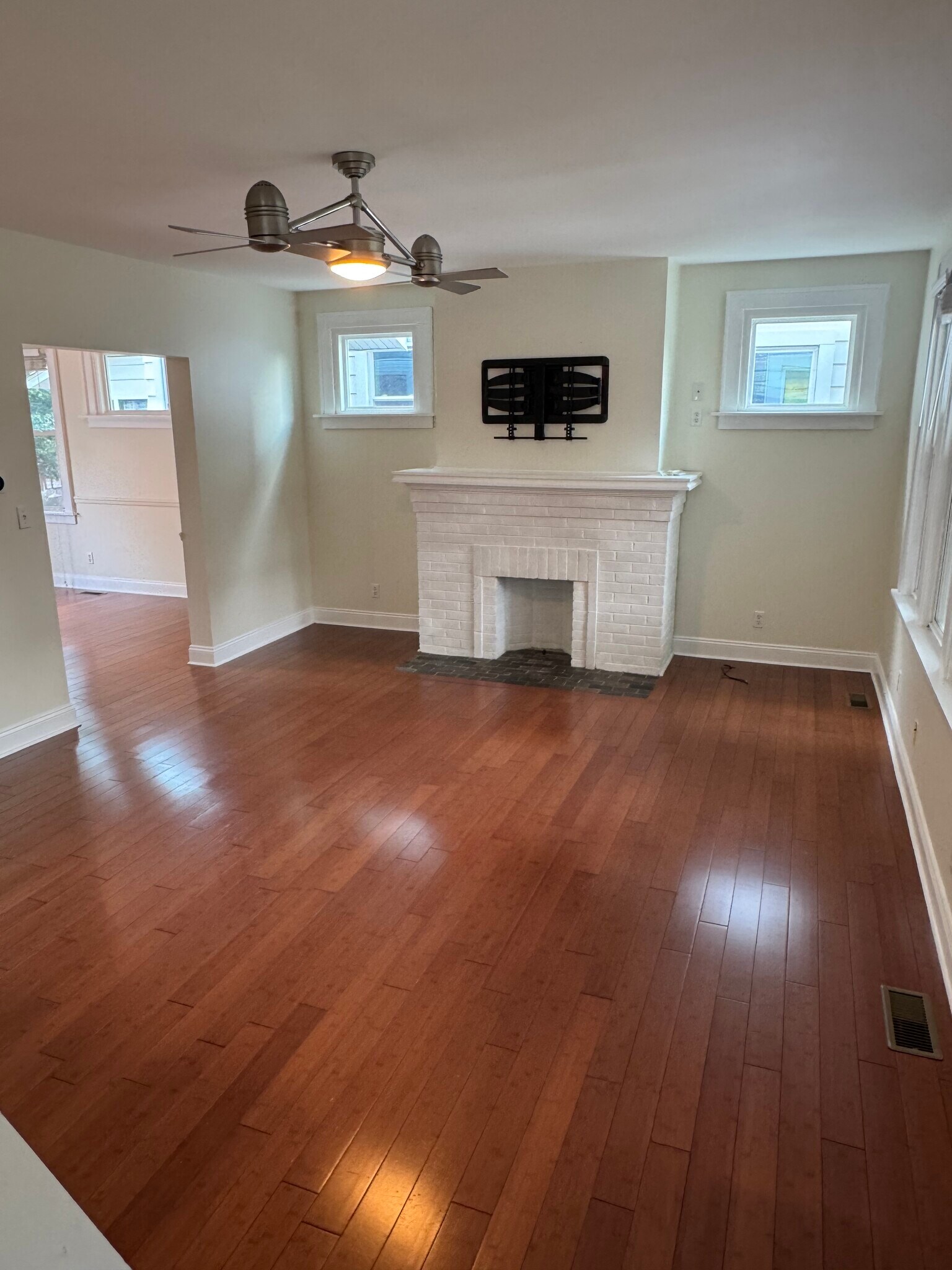 Living Room - 402 Southwood Ave