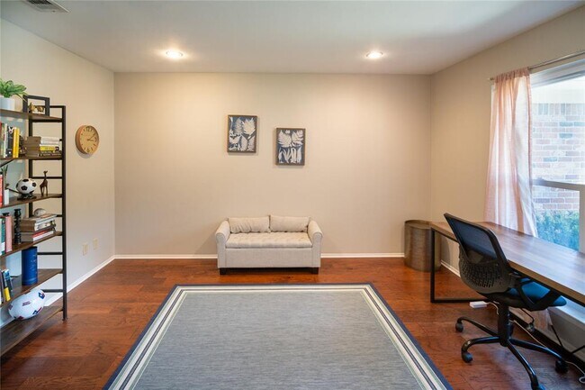 Building Photo - 7402 Bucknell Dr