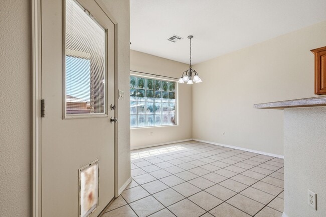 Building Photo - Conveniently Located 4 Bedroom 2 Bath Home