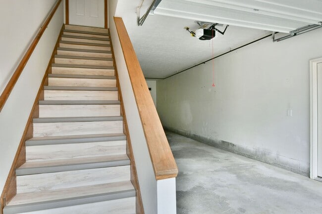 Building Photo - 920-922-922 Cynthia Ct