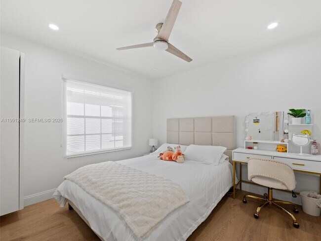 Building Photo - 413 Cameron Dr