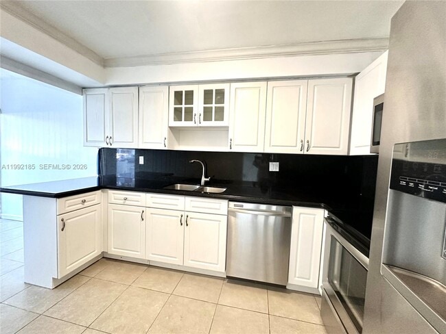 Building Photo - 5900 SW 127th Ave