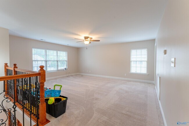 Building Photo - 2524 Oak Pl Dr SE