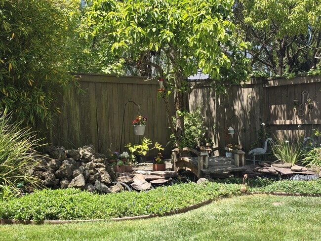 Building Photo - 397 Raven Way