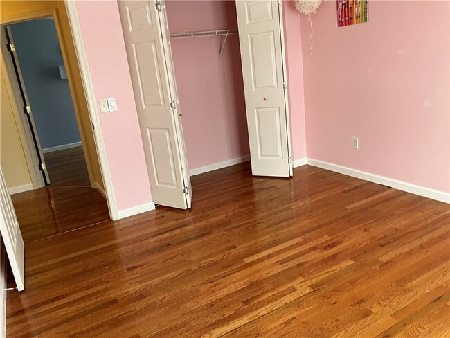 Building Photo - 120 Hummingbird Way